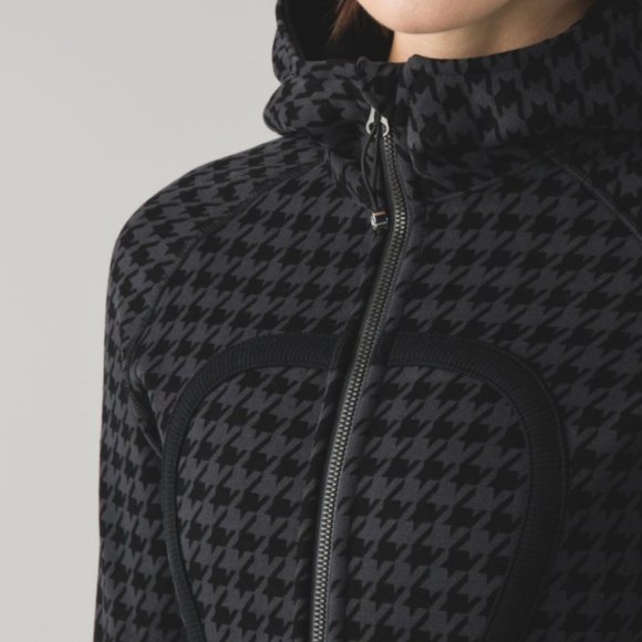 Lululemon Scuba Hoodie in Houndstooth - Picture 1 of 15